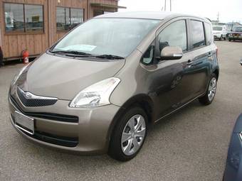 2005 Toyota Ractis Photos
