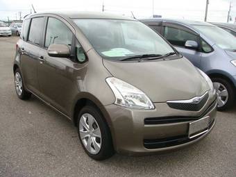 2005 Toyota Ractis Pictures