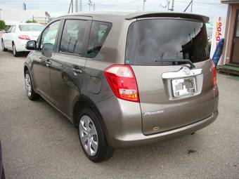 2005 Toyota Ractis Photos