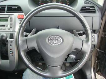2005 Toyota Ractis Images