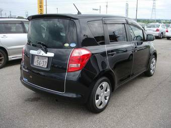2005 Toyota Ractis Pictures