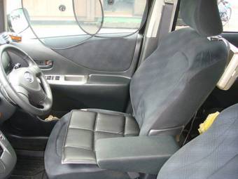 2005 Toyota Ractis Pictures