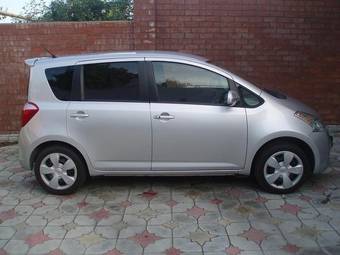 2005 Toyota Ractis Pics