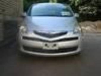 2005 Toyota Ractis Photos