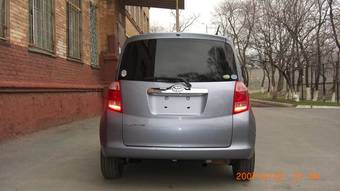 2005 Toyota Ractis Photos