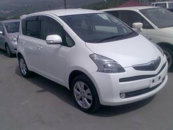 2005 Toyota Ractis Pictures