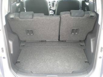2005 Toyota Ractis Pics