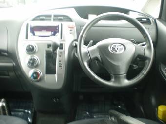 2005 Toyota Ractis Photos