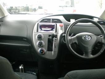 2005 Toyota Ractis Photos