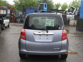 2005 Toyota Ractis Pictures