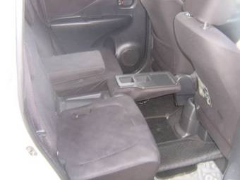 2005 Toyota Ractis Images