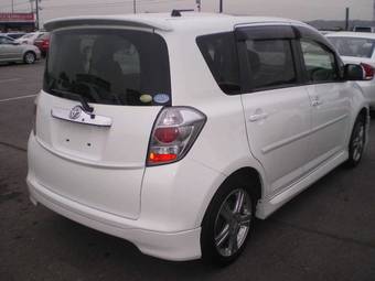2005 Toyota Ractis Pictures