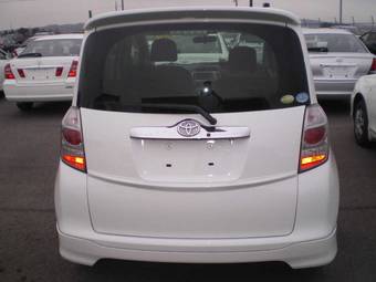 2005 Toyota Ractis Photos