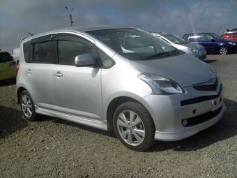 2005 Toyota Ractis Pictures