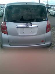 2005 Toyota Ractis Pictures