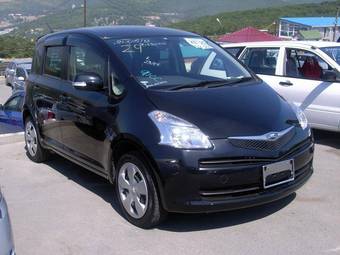 2005 Toyota Ractis Pictures