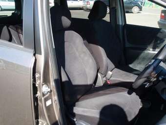 2006 Toyota Ractis Pictures