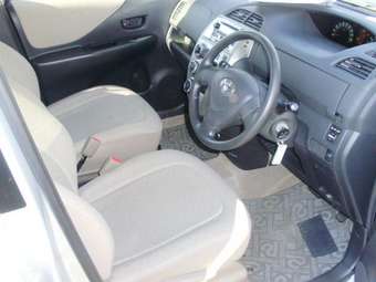 2006 Toyota Ractis Pictures