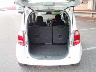 2006 Toyota Ractis Photos