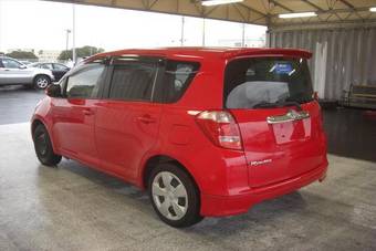 2006 Toyota Ractis Images