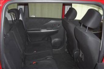 2006 Toyota Ractis Pics