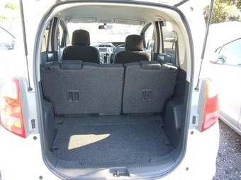 2006 Toyota Ractis Pics