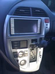 2006 Toyota Ractis Pictures