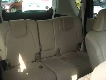 2006 Toyota Ractis Pictures