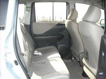 2006 Toyota Ractis Photos
