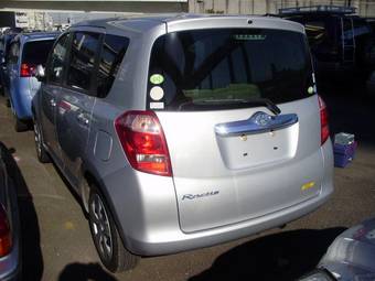 2006 Toyota Ractis Pictures