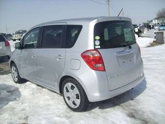 2006 Toyota Ractis Pictures