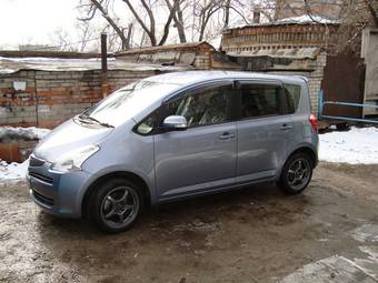 2006 Toyota Ractis Pictures