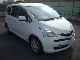 2006 Toyota Ractis Photos
