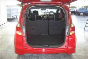 2006 Toyota Ractis Photos