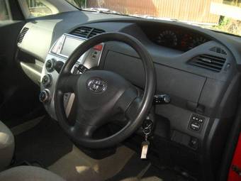 2006 Toyota Ractis Pictures