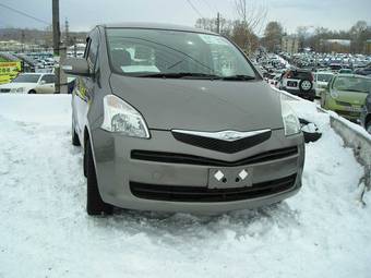 2006 Toyota Ractis Pictures