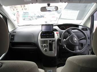 2006 Toyota Ractis Wallpapers