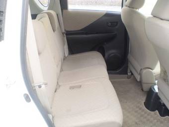 2006 Toyota Ractis Pictures
