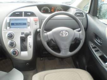 2006 Toyota Ractis Pics