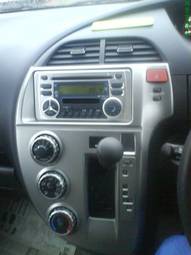 2006 Toyota Ractis Pictures