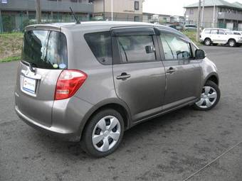 2006 Toyota Ractis Photos