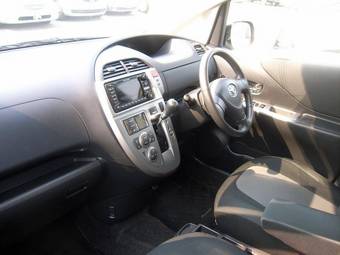 2006 Toyota Ractis Photos
