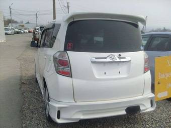 2006 Toyota Ractis Photos