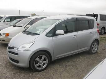 2006 Toyota Ractis Photos