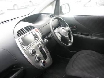 2006 Toyota Ractis Photos