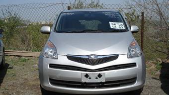 2006 Toyota Ractis Photos