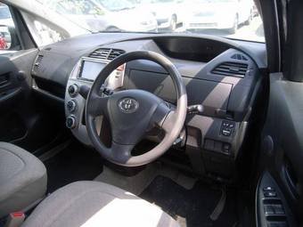 2006 Toyota Ractis Images