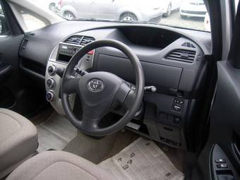2006 Toyota Ractis Pictures