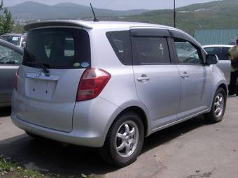2006 Toyota Ractis Pics