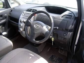2006 Toyota Ractis Pictures